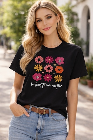 Herkesemoda Çiçekler Baskı Detaylı Basic T-shirt Siyah