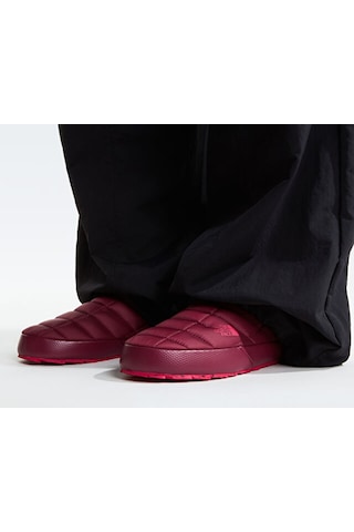 The North Face W Thermoball Tractıon Mule V Kadın Outdoor Terlik Nf0a3v1hrgw1 Kırmızı