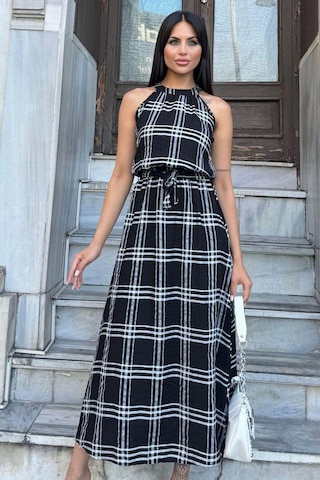 Kadın Siyah Ekose Desenli, Halter Yaka, Kendinden Kemerli Uzun Salaş Elbise Siyah
