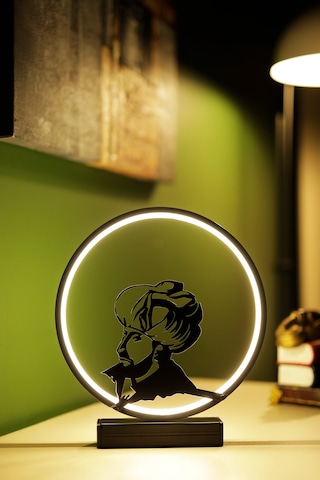 Fatih Sultan Mehmet Silüetli Metal Led Masa Lambası Tarihi Figürlü Dekoratif Gece Lambası Fatıhsultanmehmet
