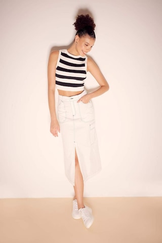Defacto Coool Kargo Fit Poplin Midi %100 Pamuk Etek A8605AX23SMWT32 Beyaz