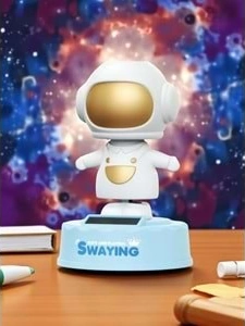 Solar Enerjili Dans Eden Astronot Figürü Araba Ve Masa Dekoru