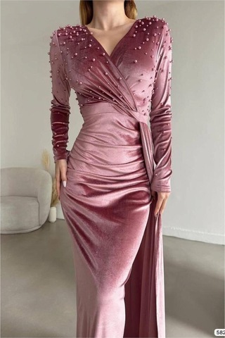 Lior Design Kadın İnce İşçilik Esnek Kadife Kumaş Kruvaze Yaka Kuyruklu Abiye Elbise Gülkurusu