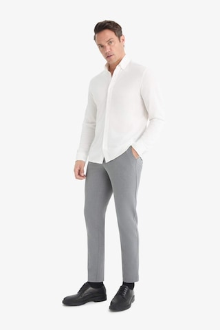 Defacto Tailored Fit Düz Paça Her Yöne Esneyen Yumuşak Tuşe Cepli Pantolon C7508AX25AU Gri