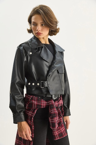 Shade Kadın Geniş Cep Detaylı Kemerli Oversize Crop Deri Ceket 3129 60284102 - Siyah
