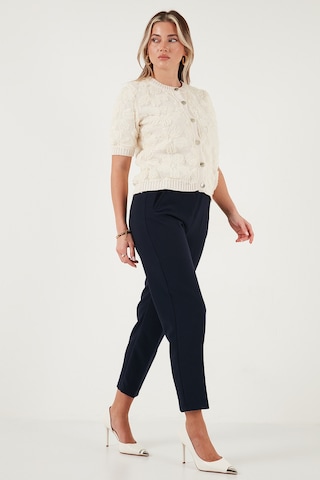 Lela Regular Fit Yüksel Bel Düz Paça Havuç Bayan Pantolon 68350109 Lacivert