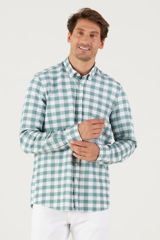 AC&Co / Altınyıldız Classics Erkek BEYAZ YESIL Slim Fit Dar Kesim Düğmeli Yaka Gofre Desenli Gömlek Beyaz - Yeşil