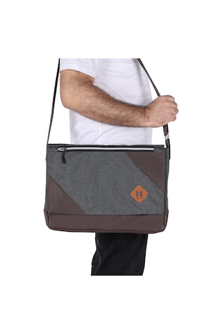 Strong 15.6 İnch Laptop Bölmeli Omuz Askılı Postacı Çantası Kft03 Füme Çok Renkli