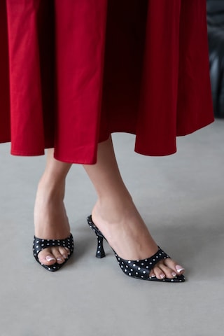Wolk Shoes Franco Kadın Topuklu Deri Arkası Acık Topuklu Ayakkabı Siyah Puantiye