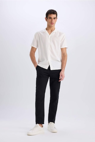 Defacto Modern Fit Yazlık Polo Yaka Basic Düz Kısa Kollu Gömlek V8406az25smwt34 Beyaz