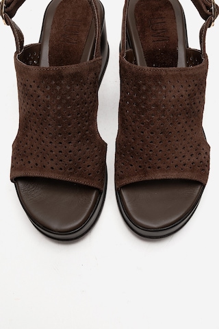 Luvishoes Jadıra Kahverengi Süet Hakiki Deri Delikli Kadın Dolgu Topuklu Sandalet