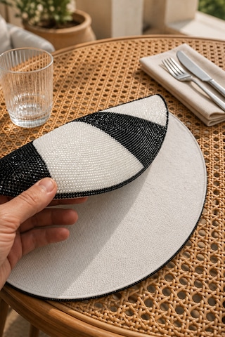 Boncuk İşlemeli Amerikan Servis 2'li Set Yuvarlak Supla 36x36 Cm Siyah Beyaz Siyah - Beyaz