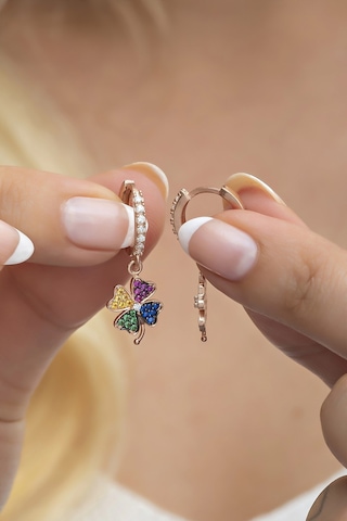 Nereze 925 Ayar Gümüş 10 MM Sallantılı Mix Taşlı Yoncaküpe