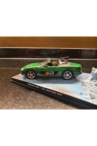 Altaya 1/43 Jaguar Xkr James Bond 007 Die Another Day
