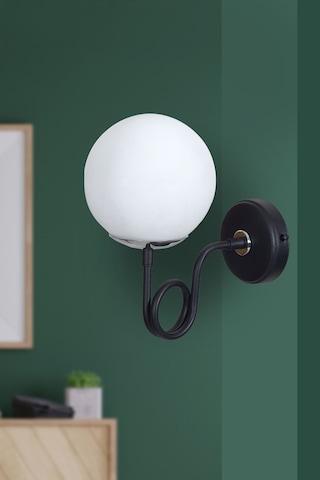 Luzarana Gali Krom-siyah Metal Gövde Beyaz Camlı Tasarım Aplik