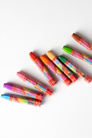Faber-Castell Altıgen Pastel Boya, 12 Renk, Plastik Kutu, Yumuşak ve Canlı Renkler, Rahat Kullanım,Etkili Uygulama