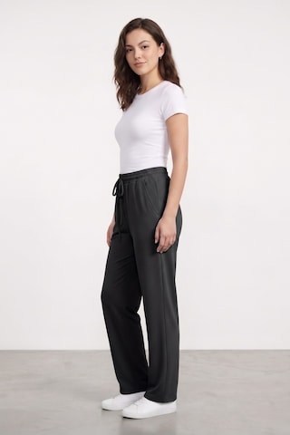 Genius Store Kadın Pantolon Beli Lastikli Cepli Rahat Kalıp Kadın Spor Pantolon Siyah