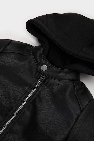 Defacto Erkek Bebek Kapüşonlu Pelüş Astar Suni Deri Ceket Mont A2220a525aubk27 Siyah