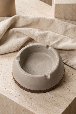 Kafna Yuvarlak Beton Küllük Ahşap Tabanlı Dekoratif Modern Küllük