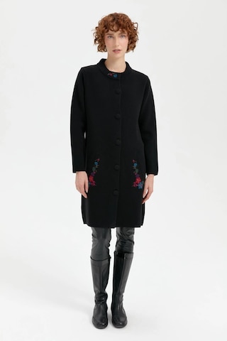 Desen Triko Kadın Dik Yaka Cebi İşlemeli Uzun Yün Kaban 24012 Siyah Siyah