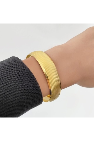 Ferizz Altın Kaplama Dikey Çizgili Bilezik 15Mm Kalınlık Blz-1151 Altın