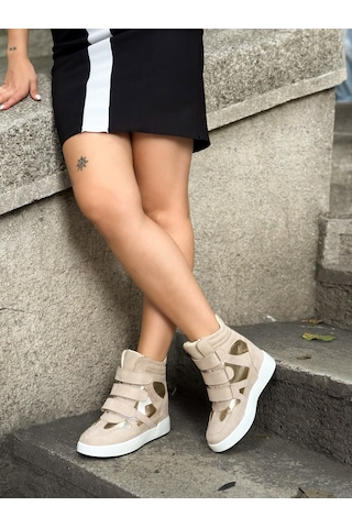 Erva'nın Butiği Bej Süet İsabe Gizli Topuk Dolgu Topuk 7 Cm Boy Uzatan Sneakers-6414