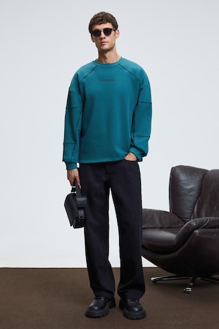 Grımelange HAL Erkek Yuvarlak Yaka Önünde Ve Kollarında Süs Dikiş Detaylı Baskılı Regular Fit Yeşil Sweatshirt