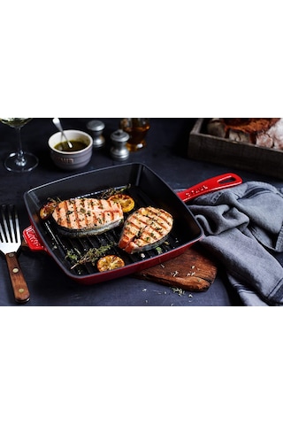 Staub Döküm Amerikan Izgara Tava Kırmızı 26*26 cm