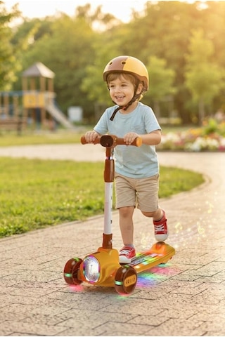 Işıklı Ve Müzikli Çocuk Scooterı4 Kademeli Ayarlanabilir Gidon Yüksekllikli Özel Tasarımlı Scooter Turuncu