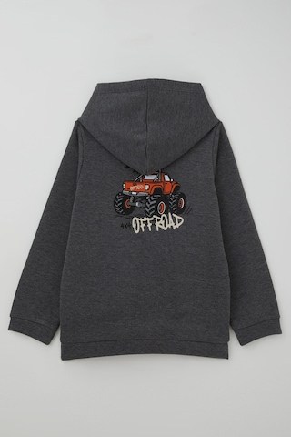 Breeze Erkek Çocuk Sweatshirt Macera Temalı Arazi Aracı Sırt Baskı Detaylı 4-8 Yaş , Koyu Gri Melanj