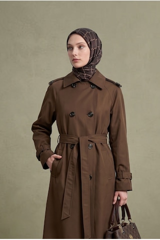 Armine Trend Klasik Yaka Belden Kuşaklı Çift Cepli 101 Cm Boy Trenckot Latte 26kt728 Açık Kahverengi