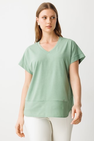 On Kadın Büyük Beden V Yaka Parçalı T-shirt 71476 Haki