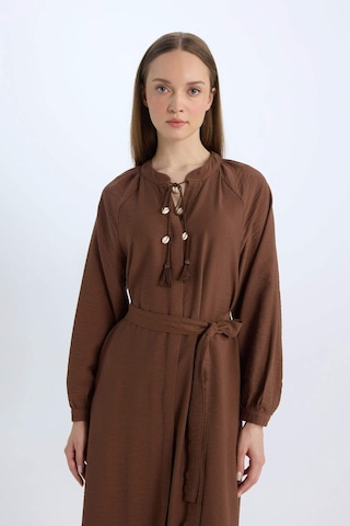 DeFacto Relax Fit Hakim Yaka Uzun Kollu Kuşaklı Maxi Elbise D7322AX25SPBN317