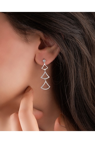 925 Ayar Zirkon Taşlı Rodyum Üçgen Motifli Şık Özel Tasarım Sallantılı Gümüş Küpe Re10221