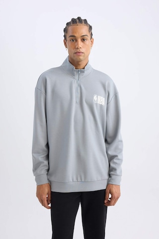 DeFactoFit NBA Wordmark Oversize Geniş Kalıp Fermuarlı Dik Yaka Sırt Baskılı Skuba Dalgıç Kumaş Sweatshirt C8917AX24AUGR445