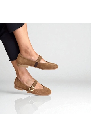 Ne&ve Shoes Camet Süet Hakiki Deri Yuvarlak Burunlu Tokalı Kadın Babet Camel