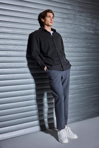 Defacto Kumaş Pantolon Tailored Regular Fit Normal Kesim Basic Düz Cepli Düz Paça D3707AX25WN Antrasit