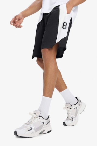 DeFactoFit Hızlı Kuruyan Standart Fit Sporcu Kısa Paça Şort E4127AX25SMBK81