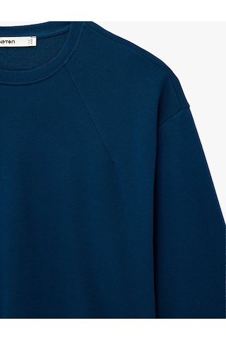 Koton Regular Fit Üç İplik Şardonlu Uzun Kollu Bisiklet Yaka Basic Sweatshirt Lacivert 7wak10043ek