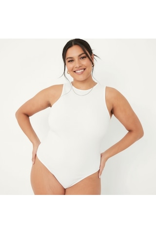 Merlot Büyük Beden Halter Yaka Esnek Çıtçıtlı Örme Body Beyaz