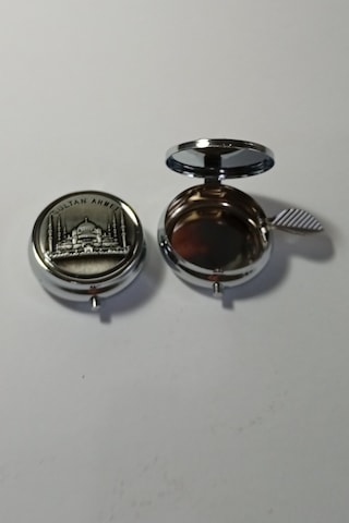 Mini Taşınabilir Cep Küllüğü - Mini Cep Küllüğü - Çanta Küllüğü 5cm - Sultanahmet Desenli Kapaklı Metal Mini Kül Tabağı Gümüş Rengi