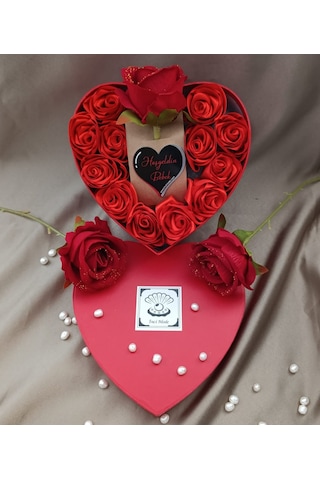 İnci Mode Hoşgeldin Bebek 12+1 Çiçekli Kalpli Kutu Hediyelik Çiçek Kutusu Kırmızı Doğum Hediyesi Beb