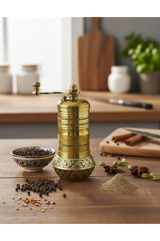 Pirinç El Yapımı Karabiber Ve Baharat Değirmeni Öğütücü 4cmx11cm Sarı