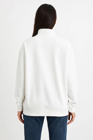 Primemagazam Kadın 3 İplik Pamuklu Dık Yaka Yarım Fermuarlı Sweatshirt - Beyaz Çeşitli