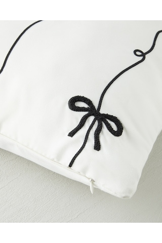 English Home Ribbon Dolgulu Kırlent 45x45 Cm Siyah - Beyaz Siyah - Beyaz