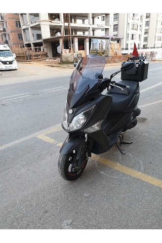 Motocam Sym Joymax 250 İ Ön Cam 2015-2016 Model 65cm Füme Renkli 4mm Aparatsız