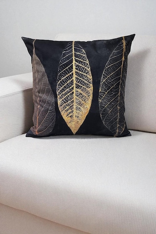 Altın Yaprak Desenli Siyah Dijital Baskılı Kırlent Kılıfı - 40x40 Cm Ekru