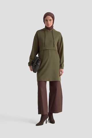 Armine Trend Kapüşonlu Yandan Cepli Kolları Lastikli Fitilli Tunik Haki 25kt462 Haki