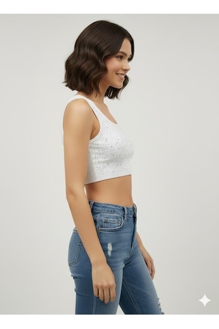 Afri Kadın Taş Detaylı Şık Beyaz Crop Top Esnek Kumaş, Rahat Form, Işıltılı Büstiyer Beyaz