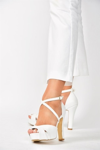 Fox Shoes Beyaz Platform Kalın Topuklu Kadın Ayakkabı M348010209